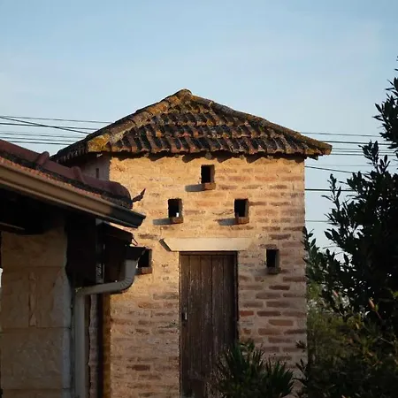 فندق مبيت وإفطار O Pombal الكانينا