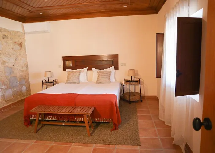 O Pombal Bed & Breakfast 4*